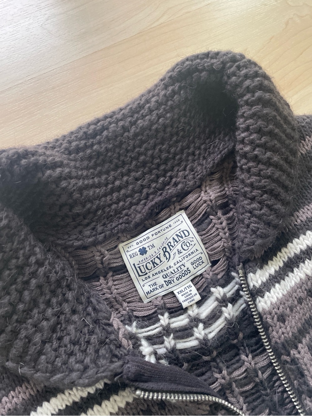 Lucky Brand Men’s Black & Cream Bear Zip Cardigan - Picture 2 of 6